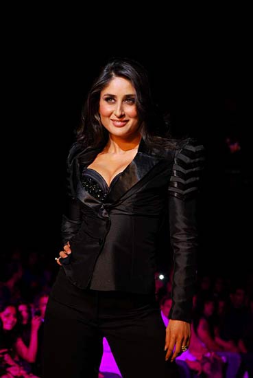 सलमान की 'बीइंग ह्यूमन' के लिए रैंप पर परियां | रैंप पर सितारे