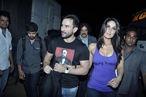 फैशनवीक में करीना और करिश्‍मा | एचडीआईएल फैशन वीक