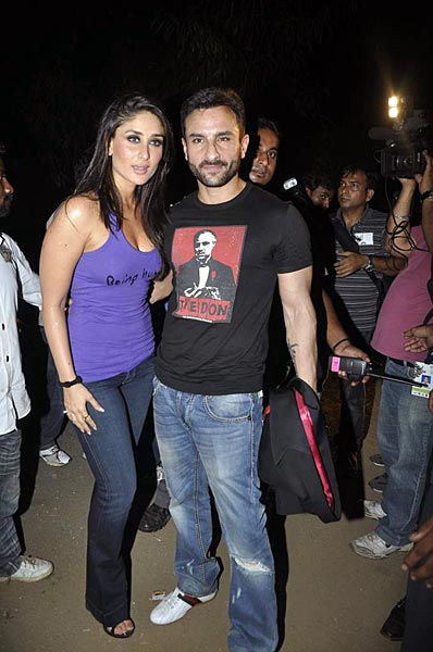 फैशनवीक में करीना और करिश्‍मा | एचडीआईएल फैशन वीक