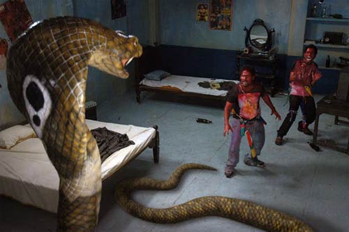 जब सेक्‍सी मल्लिका बनी नागिन । मल्लिका की न्‍यूड फोटो