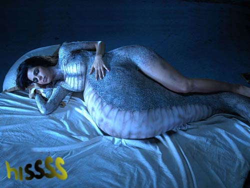 जब सेक्‍सी मल्लिका बनी नागिन । मल्लिका की न्‍यूड फोटो