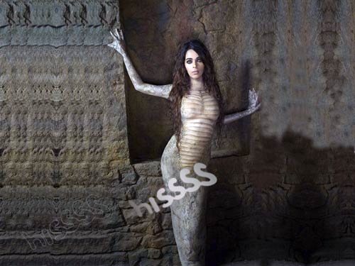 जब सेक्‍सी मल्लिका बनी नागिन । मल्लिका की न्‍यूड फोटो