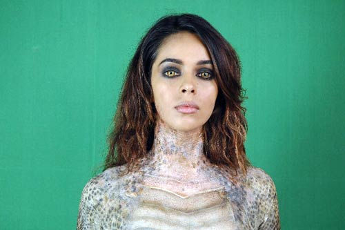 जब सेक्‍सी मल्लिका बनी नागिन । मल्लिका की न्‍यूड फोटो