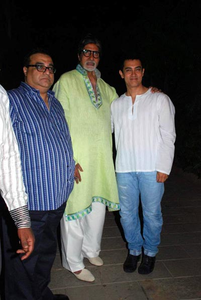 सितारों संग बिग बी ने मनाया जन्‍मदिन । रैम्‍प पर अमिताभ और शाहरुख