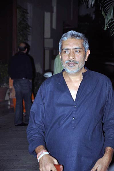 सितारों संग बिग बी ने मनाया जन्‍मदिन । रैम्‍प पर अमिताभ और शाहरुख