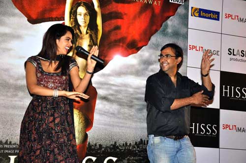 जब सेक्‍सी मल्लिका बनी नागिन । मल्लिका की न्‍यूड फोटो