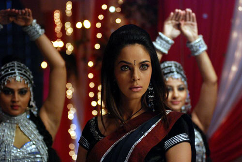 जब सेक्‍सी मल्लिका बनी नागिन । मल्लिका की न्‍यूड फोटो