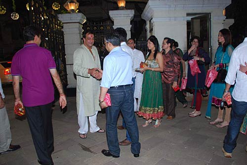 संजू के घर पर माता की चौकी । संजय दत्त के जीवन का सफर