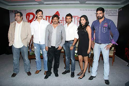 'रक्‍त चरित्र' में अलग लुक में विवेक | प्रियंका से शादी करेंगे विवेक