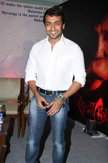 'रक्‍त चरित्र' में अलग लुक में विवेक | प्रियंका से शादी करेंगे विवेक