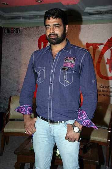 'रक्‍त चरित्र' में अलग लुक में विवेक | प्रियंका से शादी करेंगे विवेक