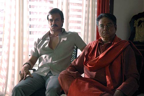 'रक्‍त चरित्र' में अलग लुक में विवेक | प्रियंका से शादी करेंगे विवेक