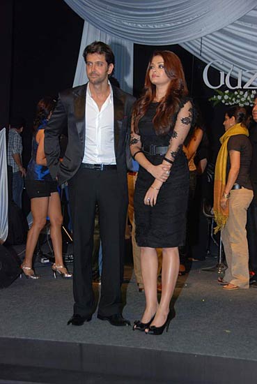 'गुजारिश' फिल्‍म का म्‍यूजिक लॉन्च | सेक्‍सी मल्लिका बनीं नागिन