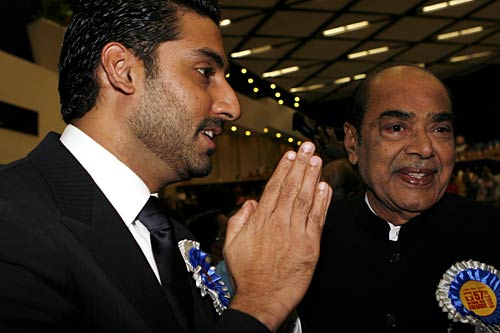 नेशनल अवार्ड समारोह में बच्चन परिवार की धूम |   बिग बी का जन्‍मदिन