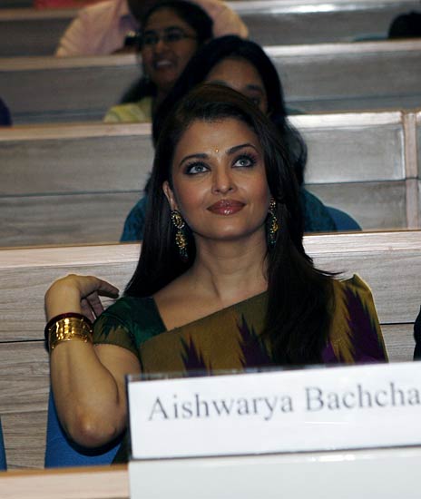 नेशनल अवार्ड समारोह में बच्चन परिवार की धूम |   बिग बी का जन्‍मदिन