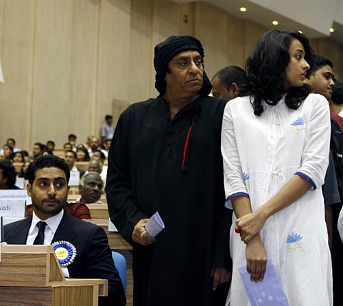 नेशनल अवार्ड समारोह में बच्चन परिवार की धूम |   बिग बी का जन्‍मदिन