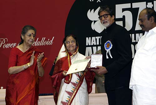 नेशनल अवार्ड समारोह में बच्चन परिवार की धूम |   बिग बी का जन्‍मदिन