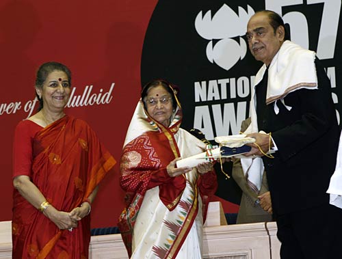 नेशनल अवार्ड समारोह में बच्चन परिवार की धूम |   बिग बी का जन्‍मदिन