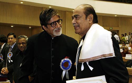 नेशनल अवार्ड समारोह में बच्चन परिवार की धूम |   बिग बी का जन्‍मदिन