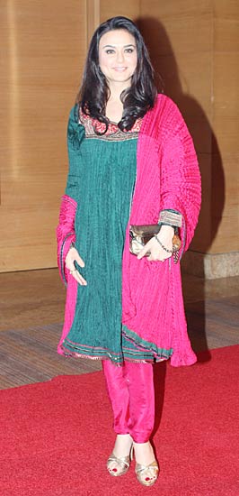 फैशन की दीवानी अभिनेत्रियां... |  देखो-देखो...ये है जलवा