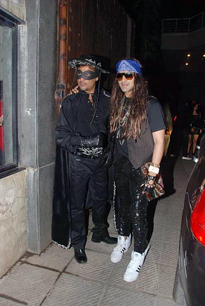 ऋतिक ने मनाई हैलोवीन पार्टी  | मल्लिका बनी नागिन