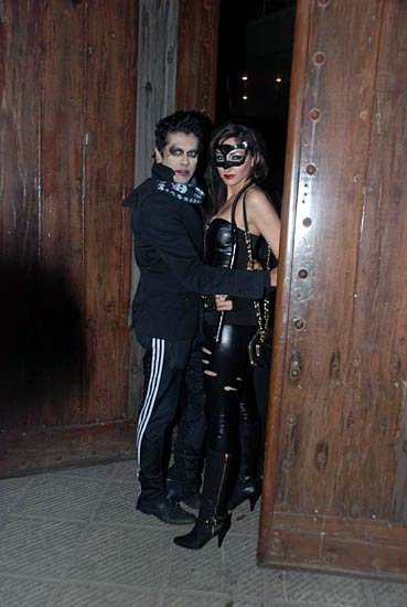 ऋतिक ने मनाई हैलोवीन पार्टी  | मल्लिका बनी नागिन