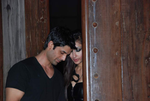 ऋतिक ने मनाई हैलोवीन पार्टी  | मल्लिका बनी नागिन