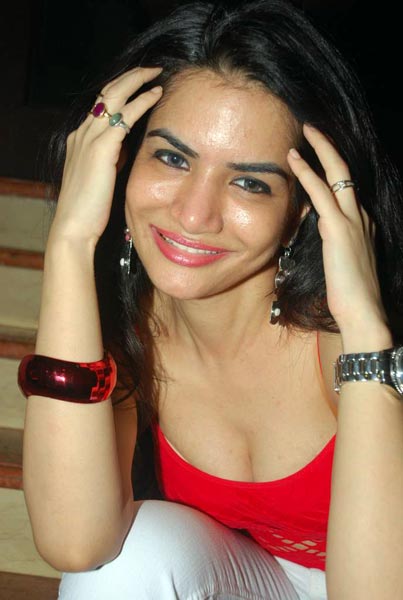 श्रद्धा शर्मा का धमाल... | फोटो: हॉट सनी लियोन