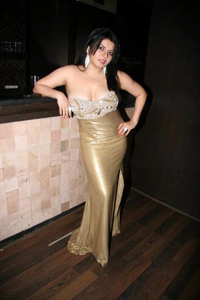 श्रद्धा शर्मा का धमाल... | फोटो: हॉट सनी लियोन