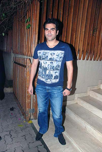 बॉलीवुड सितारों का करवाचौथ... | धोनी, साक्षी और समंदर