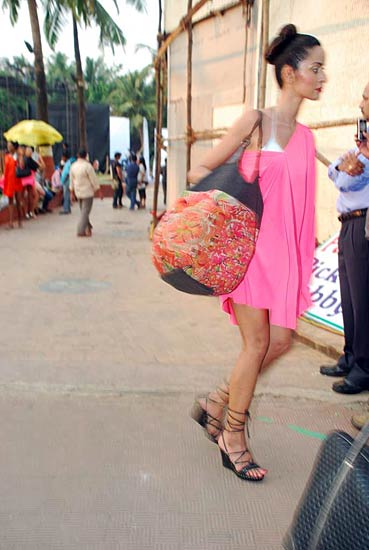 किंगफिशर का नया कैलेंडर जल्‍द | 'ज्‍वेलरी वीक' में दीपिका