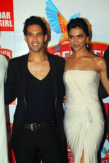 किंगफिशर का नया कैलेंडर जल्‍द | 'ज्‍वेलरी वीक' में दीपिका