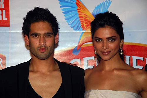 किंगफिशर का नया कैलेंडर जल्‍द | 'ज्‍वेलरी वीक' में दीपिका