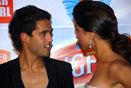 किंगफिशर का नया कैलेंडर जल्‍द | 'ज्‍वेलरी वीक' में दीपिका