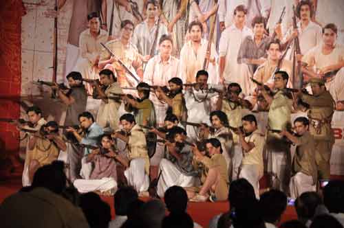 'खेलें हम जी जान से' का म्‍यूजिक लांच | दीपिका के जलवे