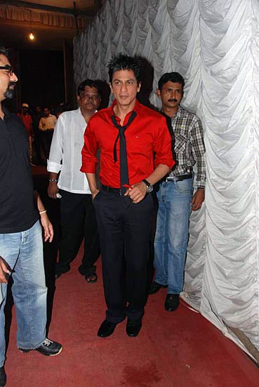 बॉलीवुड के किंग खान को जन्मदिन की बधाई | विशेष कवरेज