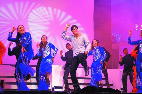 बॉलीवुड के किंग खान को जन्मदिन की बधाई | विशेष कवरेज