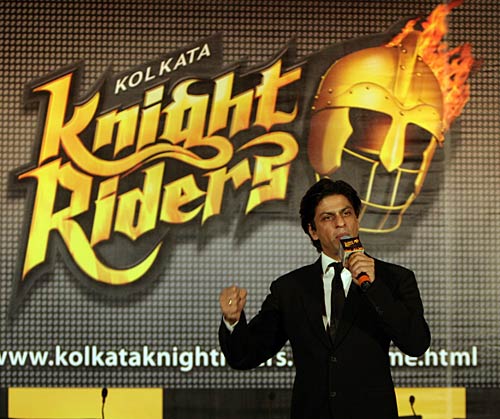 बॉलीवुड के किंग खान को जन्मदिन की बधाई | विशेष कवरेज