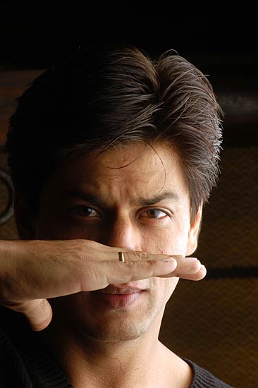 बॉलीवुड के किंग खान को जन्मदिन की बधाई | विशेष कवरेज