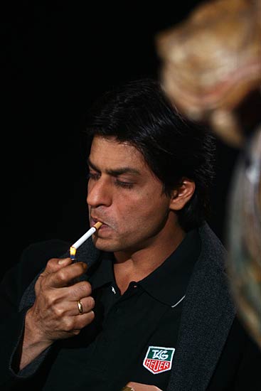 बॉलीवुड के किंग खान को जन्मदिन की बधाई | विशेष कवरेज