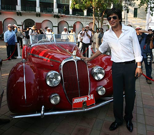 बॉलीवुड के किंग खान को जन्मदिन की बधाई | विशेष कवरेज