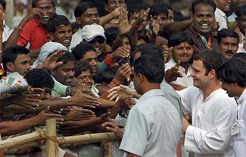 चुनावी सभा में नीतीश पर बरसे राहुल