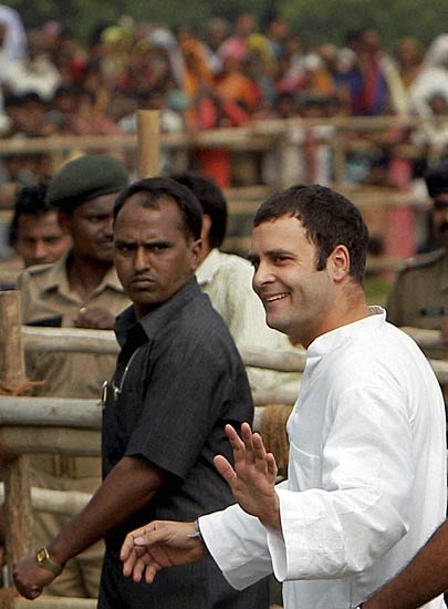 चुनावी सभा में नीतीश पर बरसे राहुल