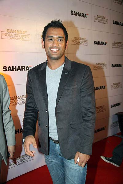 सहारा अवॉर्ड में बॉलीवुड का तड़का  | ब्राइडल वीक में हसिनाएं