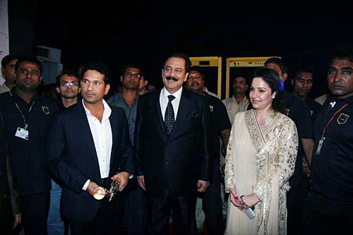 सहारा अवॉर्ड में बॉलीवुड का तड़का  | ब्राइडल वीक में हसिनाएं