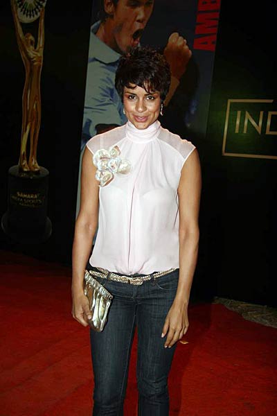 सहारा अवॉर्ड में बॉलीवुड का तड़का  | ब्राइडल वीक में हसिनाएं