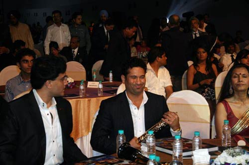 सहारा अवॉर्ड में बॉलीवुड का तड़का  | ब्राइडल वीक में हसिनाएं