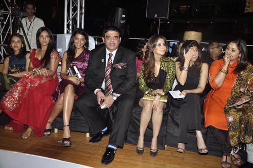 'इंडियन ब्राइडल वीक' में हसीनाएं |  देखो-देखो...ये है जलवा