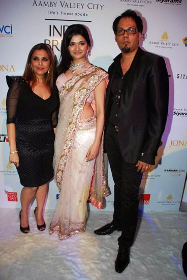 'इंडियन ब्राइडल वीक' में हसीनाएं |  देखो-देखो...ये है जलवा