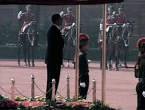 ओबामा दंपति ने बापू को अर्पित किये श्रद्धासुमन